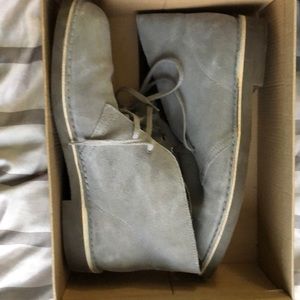 Men’s grey Clark’s size 10